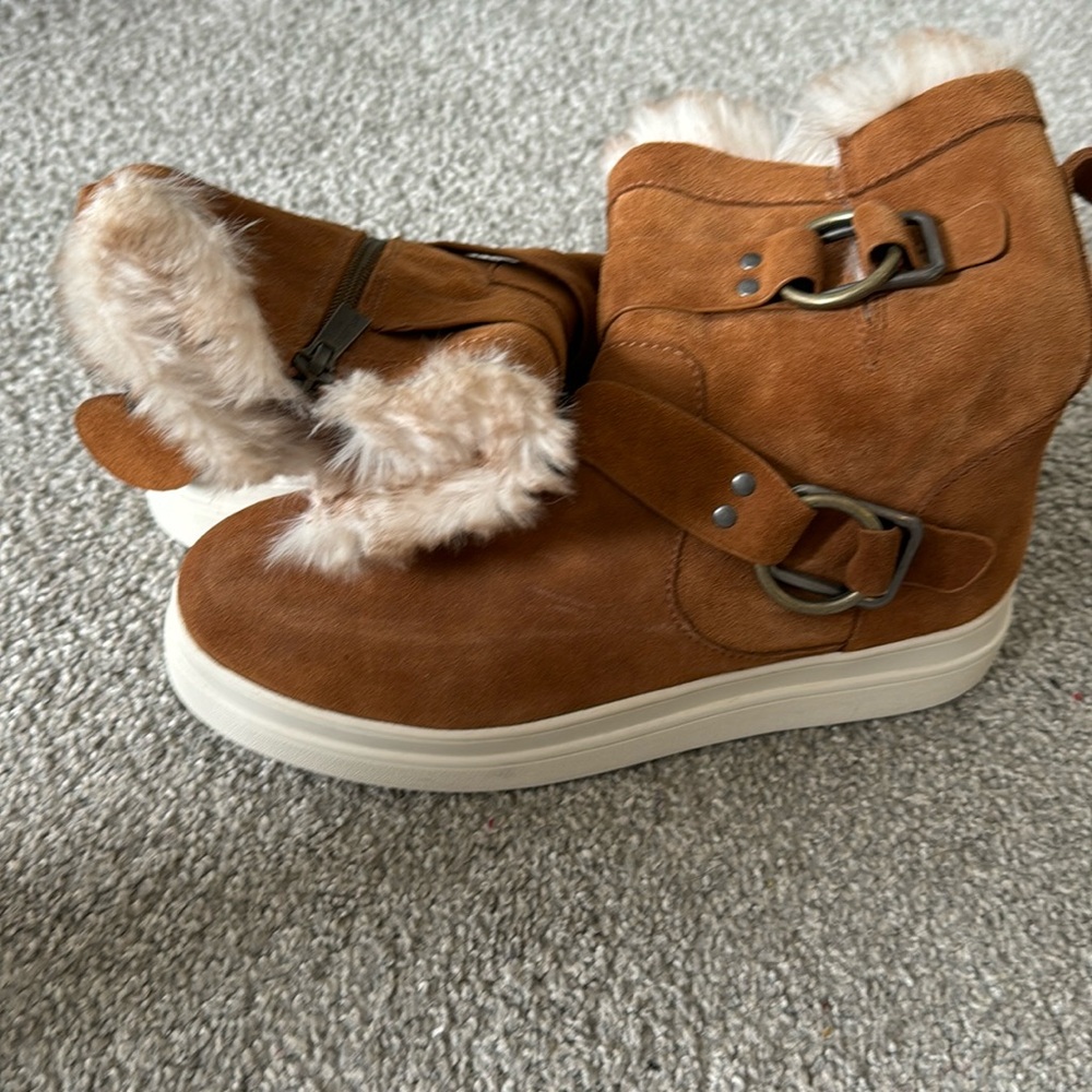 BRAND NEW WOMENS J SLIDES